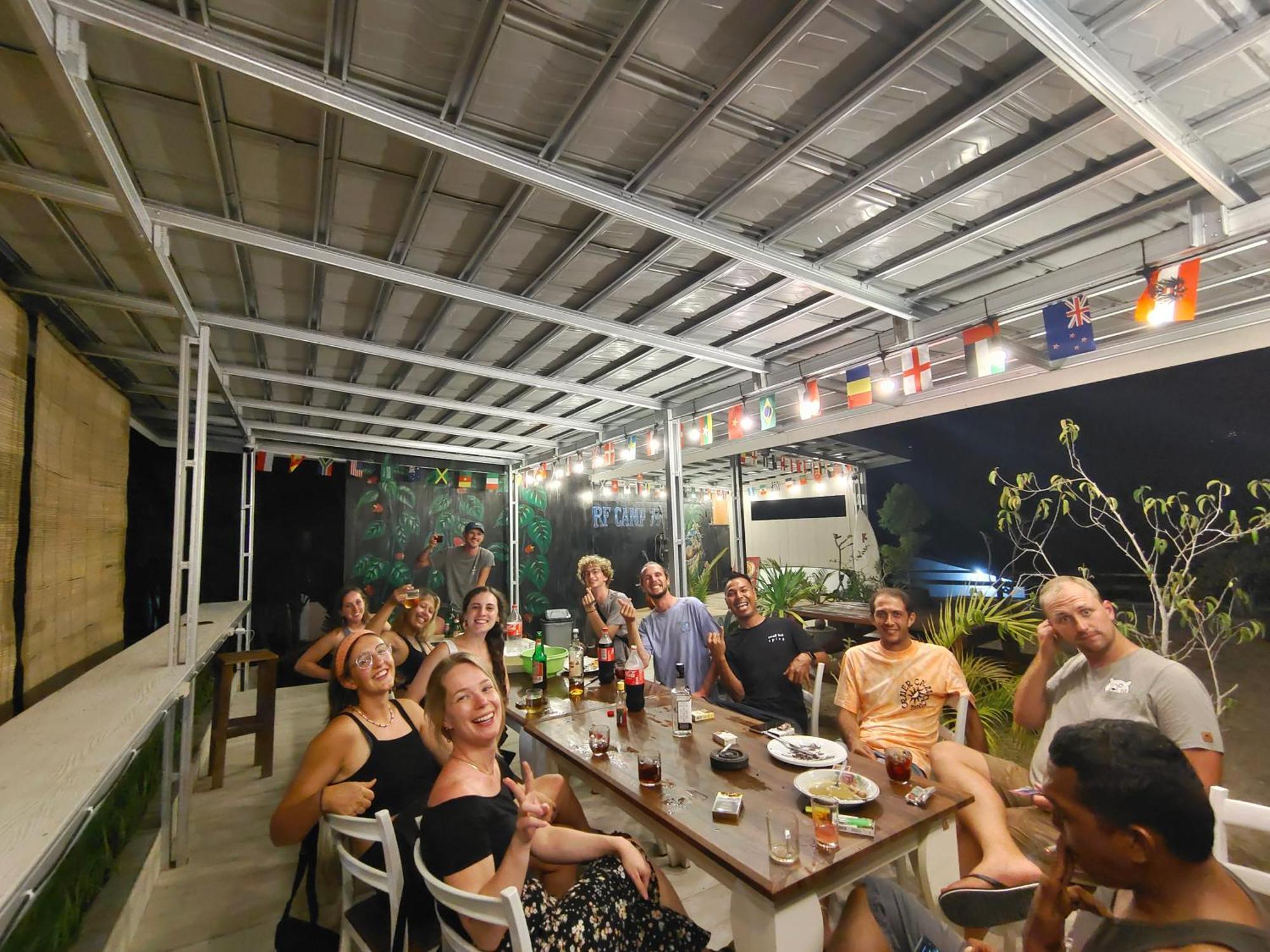 Surf Camp 79 Hotel Kuta  Ngoại thất bức ảnh