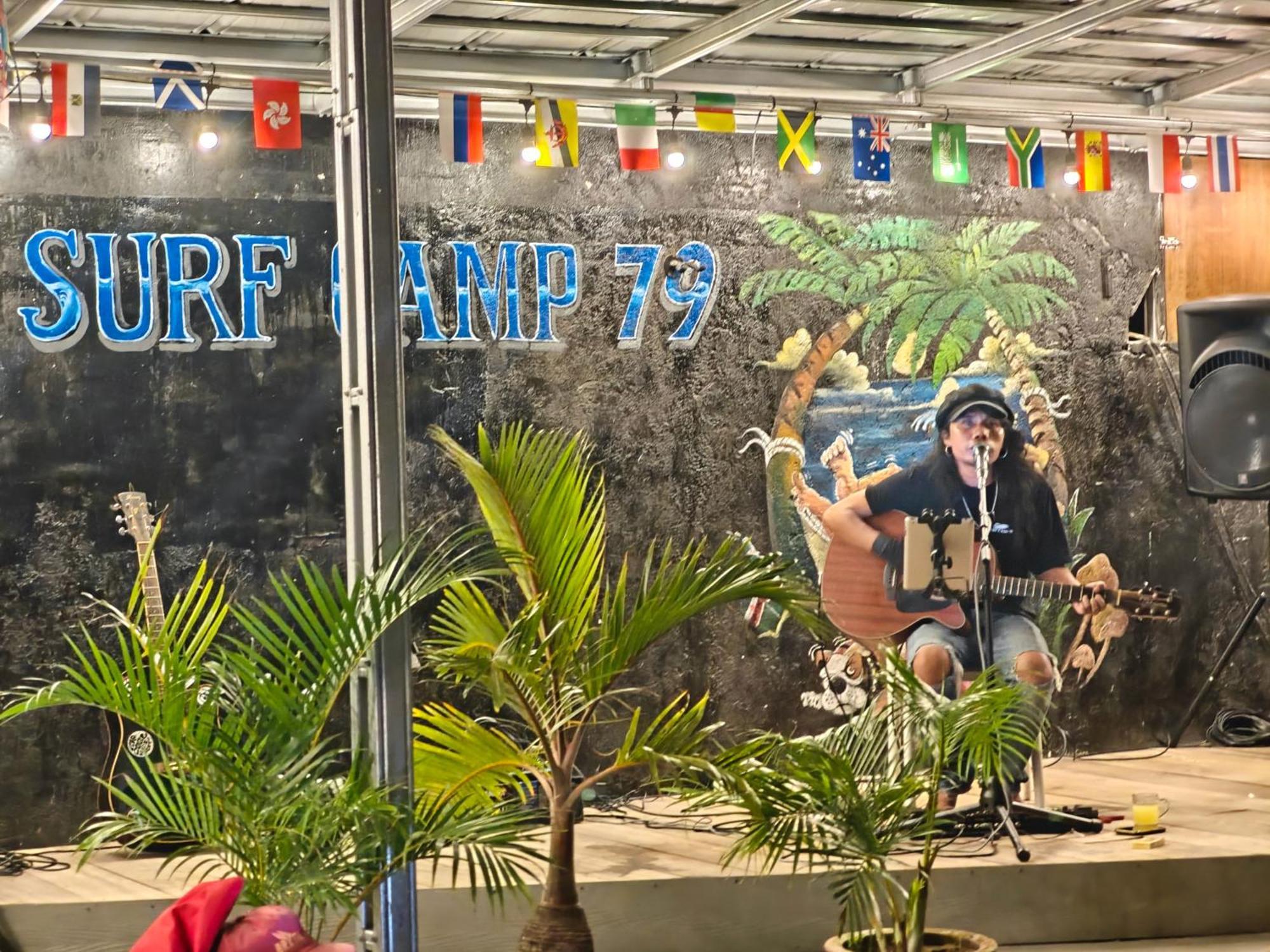 Surf Camp 79 Hotel Kuta  Ngoại thất bức ảnh