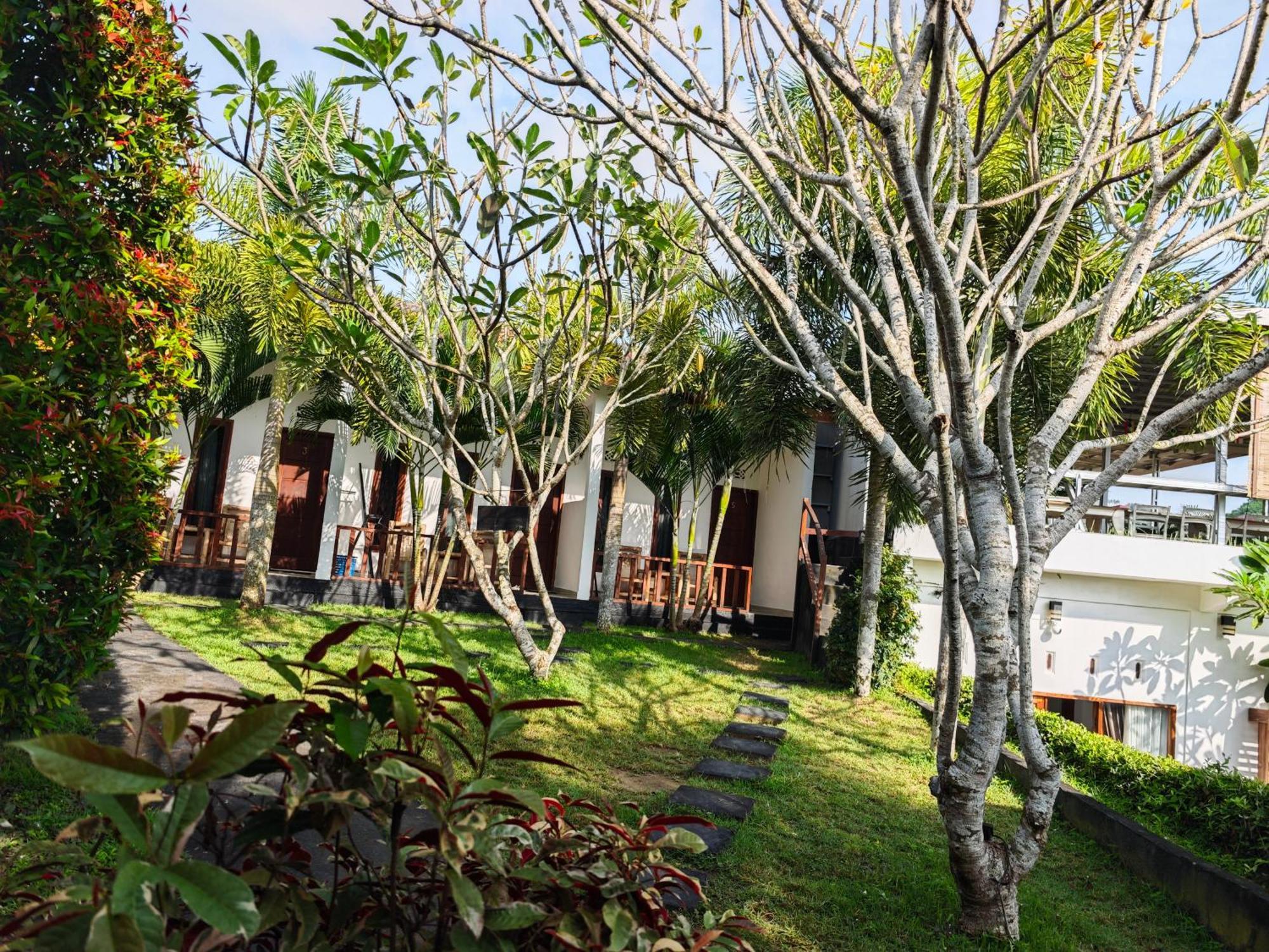 Surf Camp 79 Hotel Kuta  Ngoại thất bức ảnh